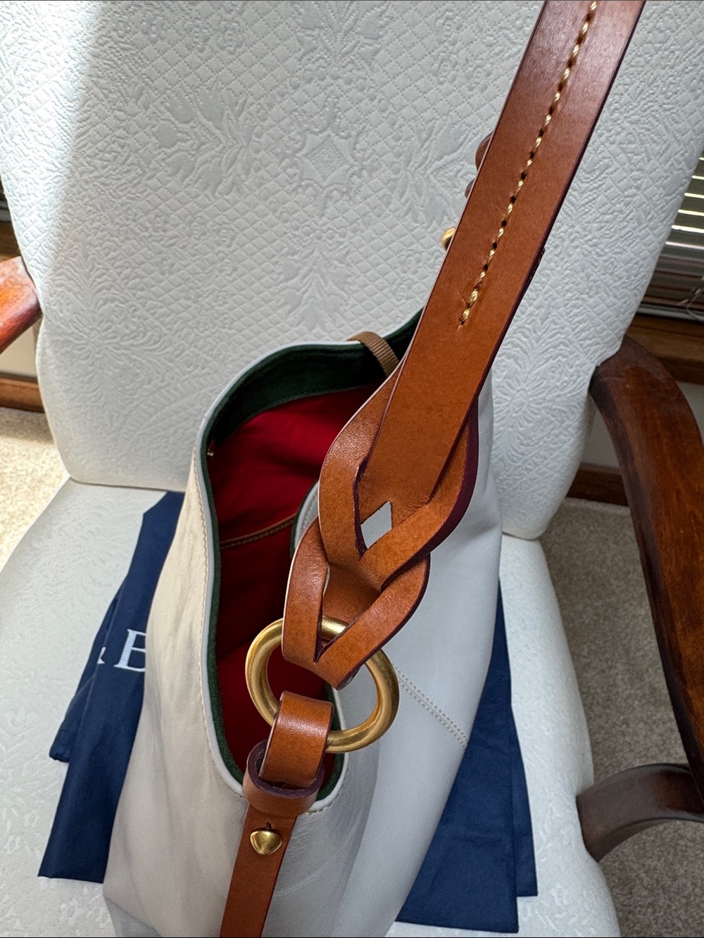 Dooney & Bourke Florentine leather medium sac with twisted strap Ecru EUC - Picture 9 of 13
